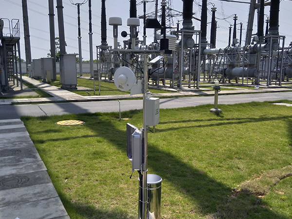 綜合<a href='http://www.288o.cn/' title='自動氣象站' target='_blank'><u>自動氣象站</u></a>